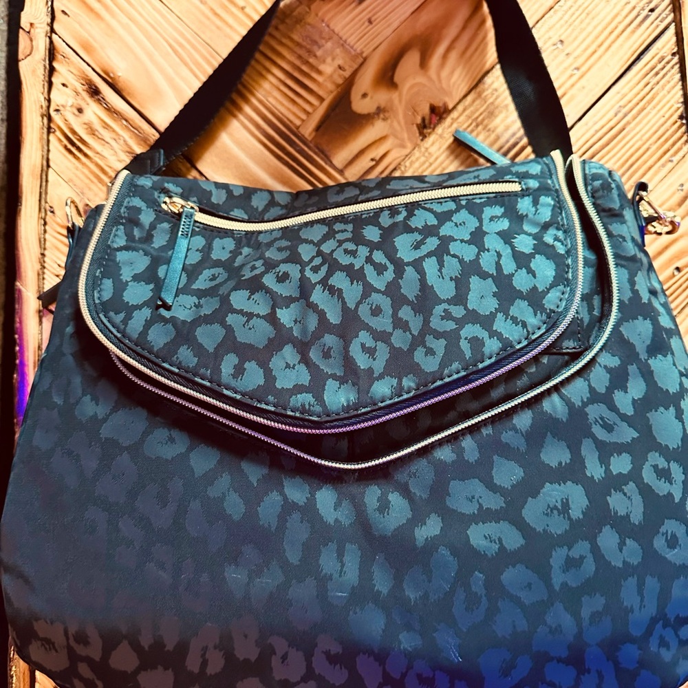 Stella&Dot black leopard print medium size Purse with gold zippers